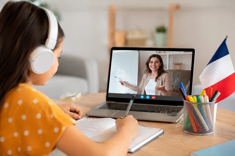 Online French language classes for class 5